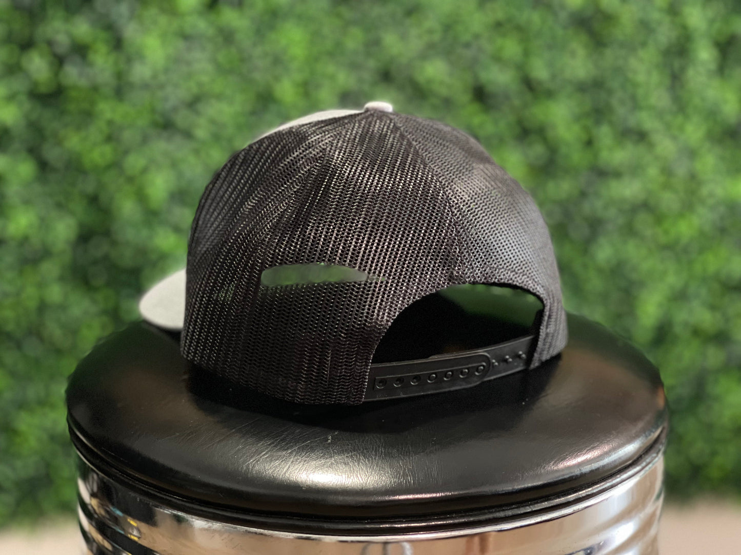 Dark Curved Trucker Kraken